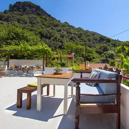 Apartment Feneri- Cozy 20' From